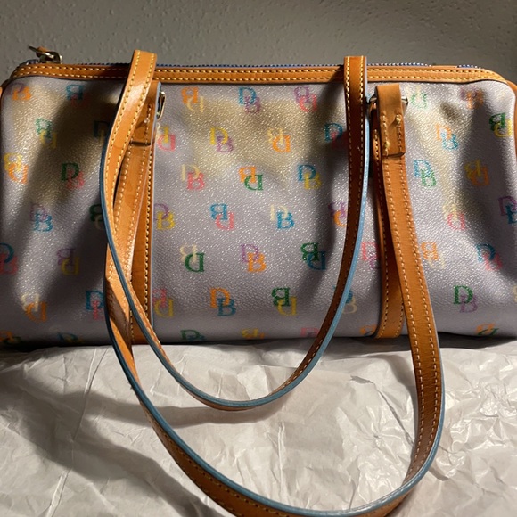 Dooney & Bourke purse. 10” length by 6” - Picture 3 of 6